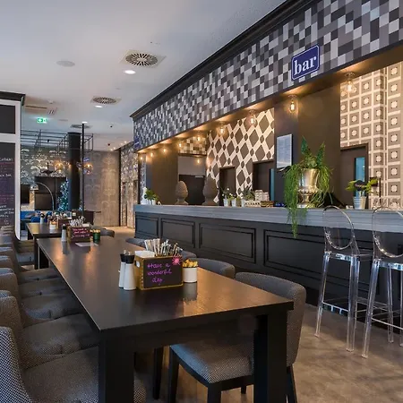 - The Niu, Square By Ihg Отель Мангейм